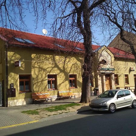 Penzion Pod Kastany Kvasice Exterior photo